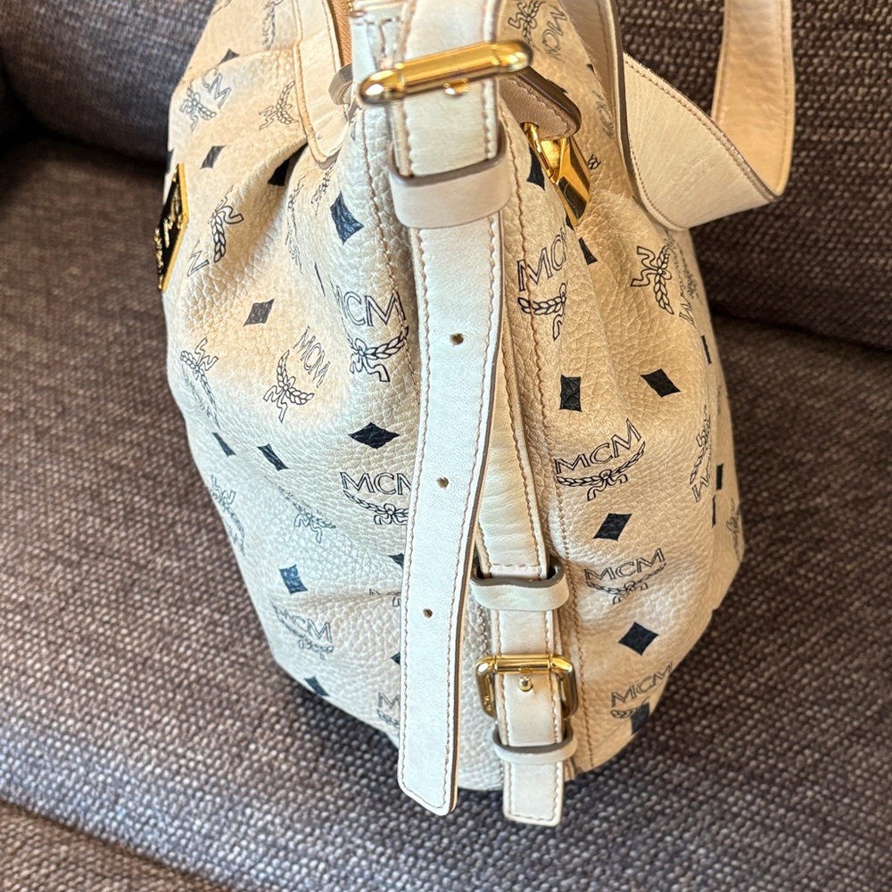 MCM Visetos Cream Shoulder,Hobo  Bag -Authenticated - Picture 4 of 13